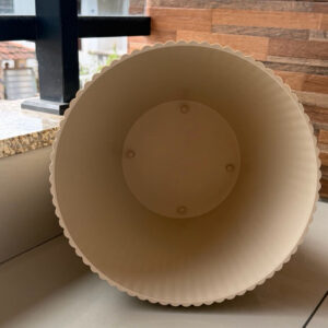 Vaso para Planta Canelado Moderno com Pezinhos Design Moderno 28x26x18