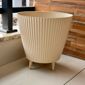 Vaso para Planta Canelado Moderno com Pezinhos Design Moderno 28x26x18 - Bege