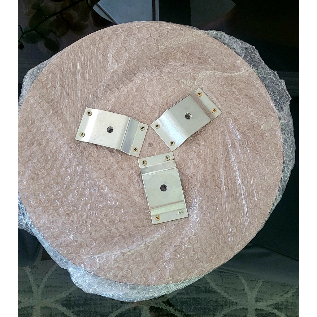 Trio Mesinhas Lateral Redondo Sala Pé Palito Porta Objetos Decoração na cor OFF WHITE pés preto BP