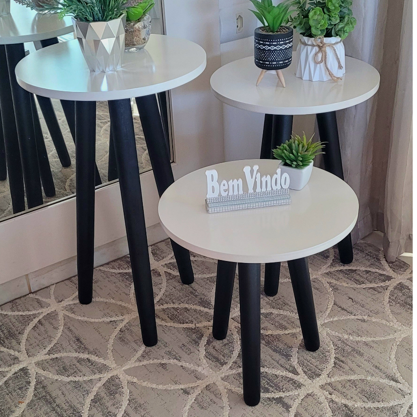 Trio Mesinhas Lateral Redondo Sala Pé Palito Porta Objetos Decoração na cor OFF WHITE pés preto BP