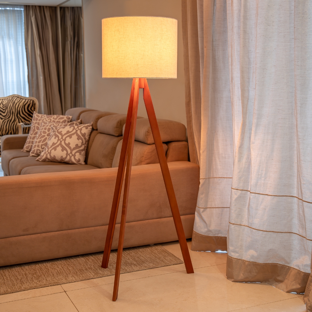 Abajur Luminaria De Chao Grande Iluminação Agradável Bivolt