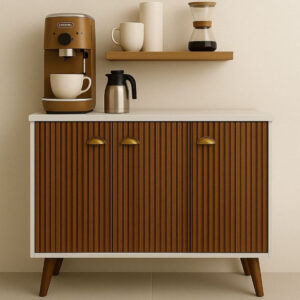 QUEIMA DE ESTOQUE - Aparador Buffet E&A 3 Portas com Pés Retro Cantinho Do Café - OFF/RIPADO