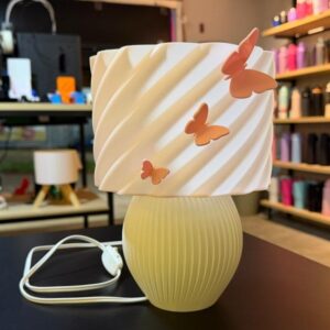 Abajur Luminária Borboletas Quarto Menina Decoração - ROSE