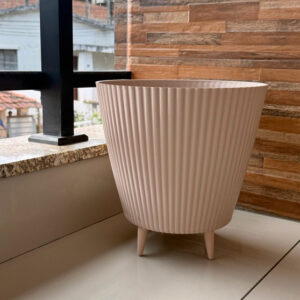 Vaso para Planta Canelado Moderno com Pezinhos Design Moderno 28x26x18 - Rose