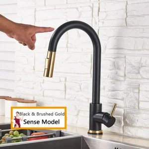 Torneira Misturadora Inteligente para Cozinha com Sensor e Rotação 360° - Preto com Detalhes em Dourado Escovado B