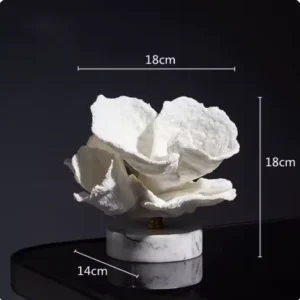 Escultura Decorativa de Metal para Mesa e Escritório - Acessório Elegante - Modelo 3