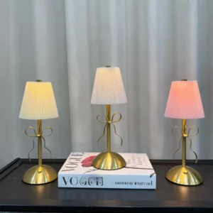 Luminária de Mesa LED Recarregável com Abajur de Tecido - Decoração Criativa