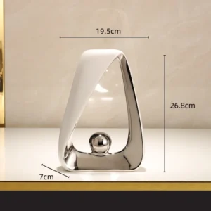 Escultura Decorativa em Cerâmica Geométrica com Bola Dourada - Modelo K