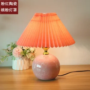 Abajur de Mesa em Cerâmica com Capa Plissada - Decoração Infantil