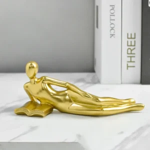 Estátua Decorativa de Personagens Lendo em Resina para Decoração Moderna - Modelo D - 17.5x7.5x8cm
