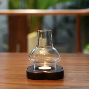 Luminária de Pedestal Vintage em Madeira com Cúpula de Vidro