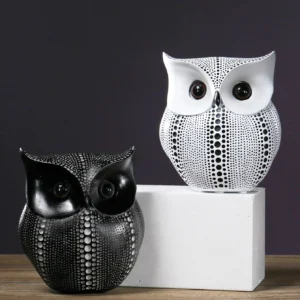 Estátuas Decorativas de Coruja em Resina - Preto e Branco