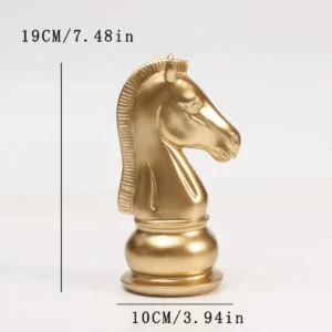 Escultura de Xadrez Dourada em Resina para Decoração Criativa - Qishi