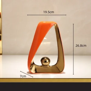 Escultura Decorativa em Cerâmica Geométrica com Bola Dourada - Modelo I