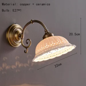 Arandela de Cerâmica Branca com Detalhes em Latão - Estilo Europeu