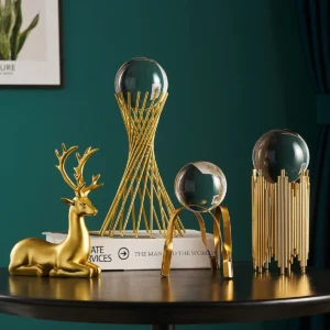 Estatueta de Cervo em Metal Dourado com Cristal para Decoração Moderna