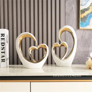 Escultura Minimalista em Forma de Coração para Decoração de Mesa
