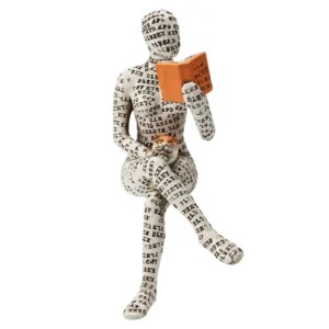 Estátua de Mulher Lendo em Resina para Decoração de Mesa