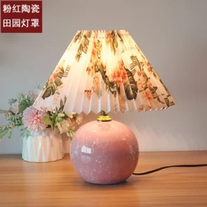 Abajur de Mesa em Cerâmica com Capa Plissada - Decoração Infantil