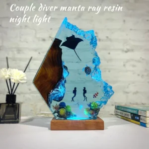 Ornamento Luminoso em Resina para Decoração de Casa - Casal Mergulhadores