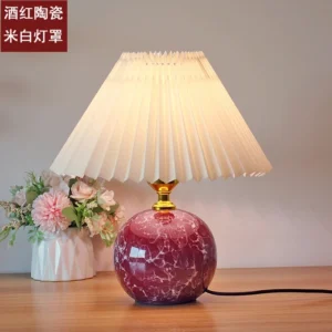 Abajur de Mesa em Cerâmica com Capa Plissada - Decoração Infantil