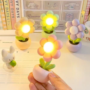 Mini Luz Noturna Floral LED para Quarto Infantil - Abajur Decorativo